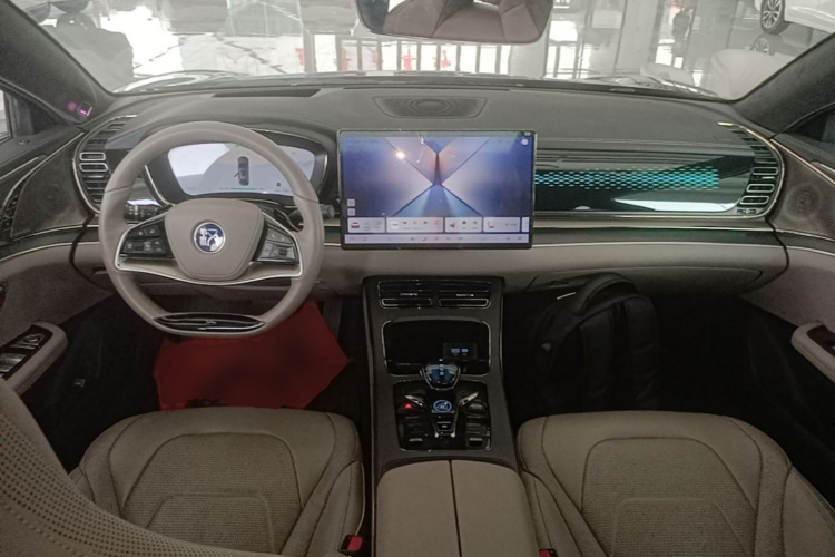 BYD Han 2024 car image #10