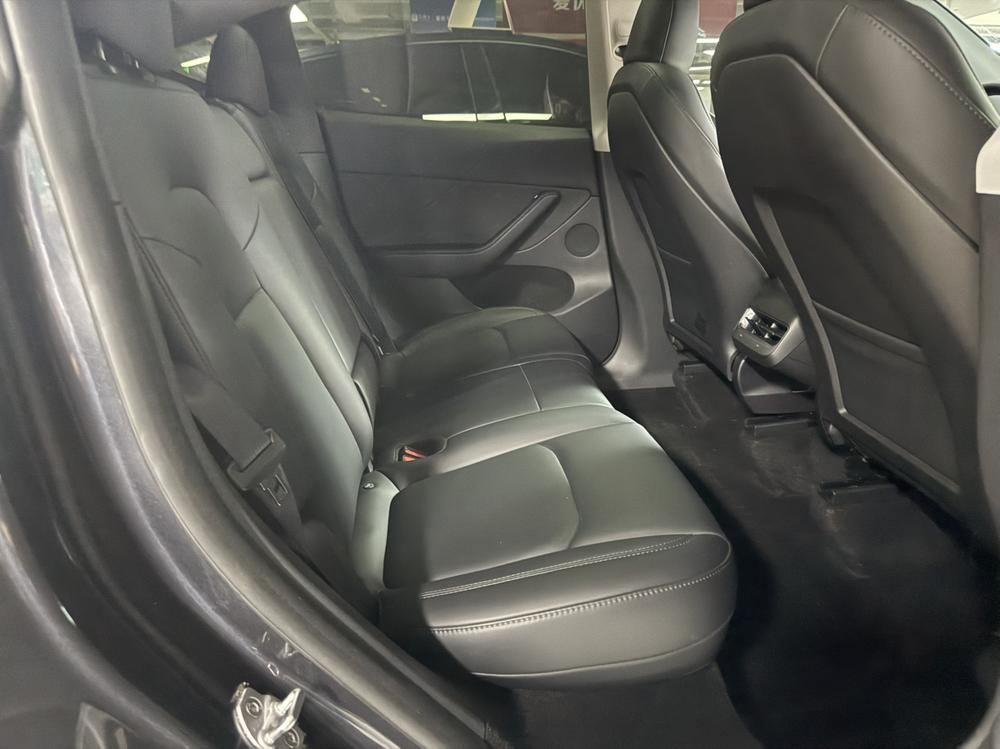 Tesla Model Y 2024 car image #9