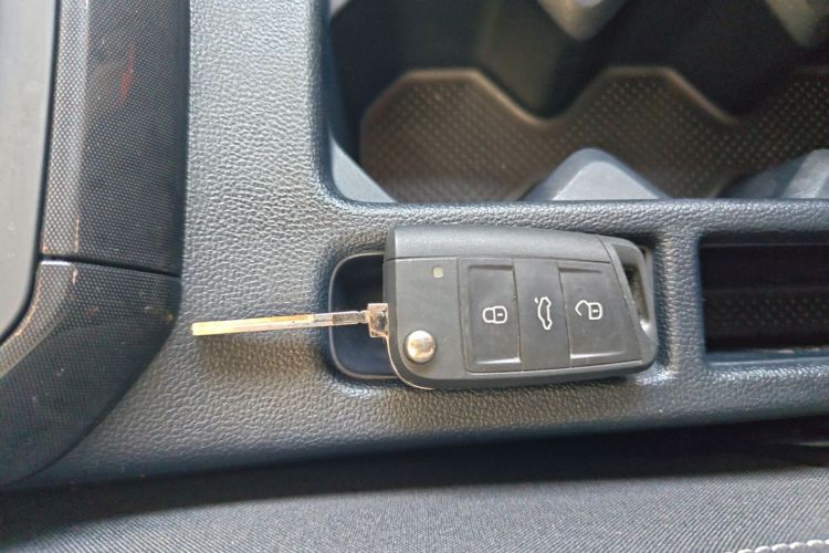 Volkswagen Lavida 2025 car image #9