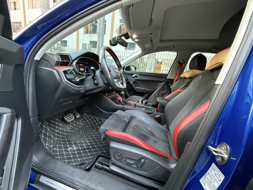 Audi Q3 2020 car image #7