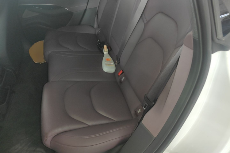 MI SU7 2025 car image #17