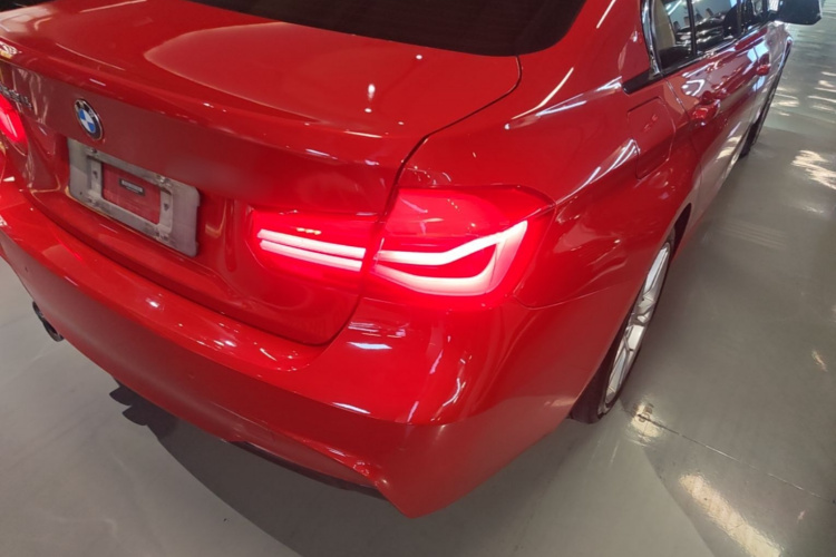 BMW 3 Series 2018 #8 BMW 3 Series 2018 car image #8