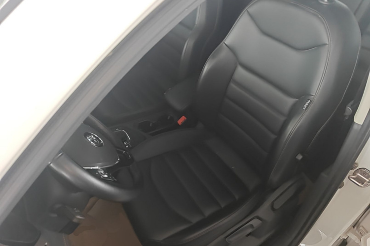 Volkswagen Tharu 2020 car image #15