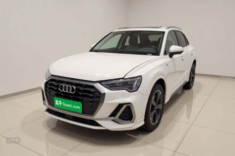 Audi Q3 2020 car image #2