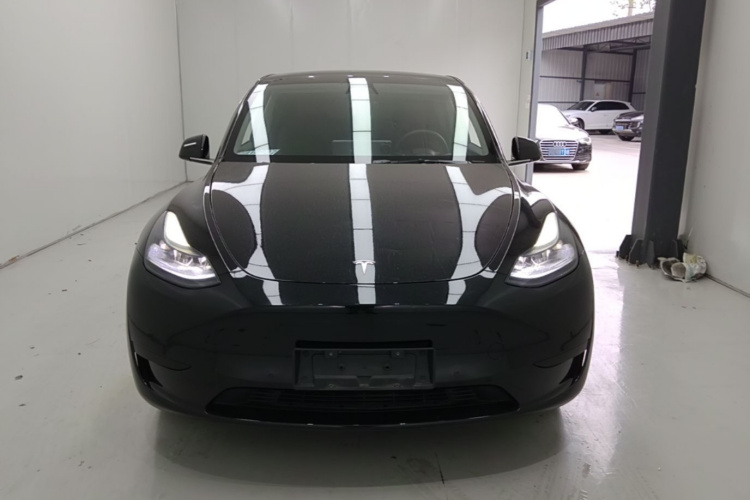 Tesla Model Y 2023 #3 Tesla Model Y 2023 car image #3