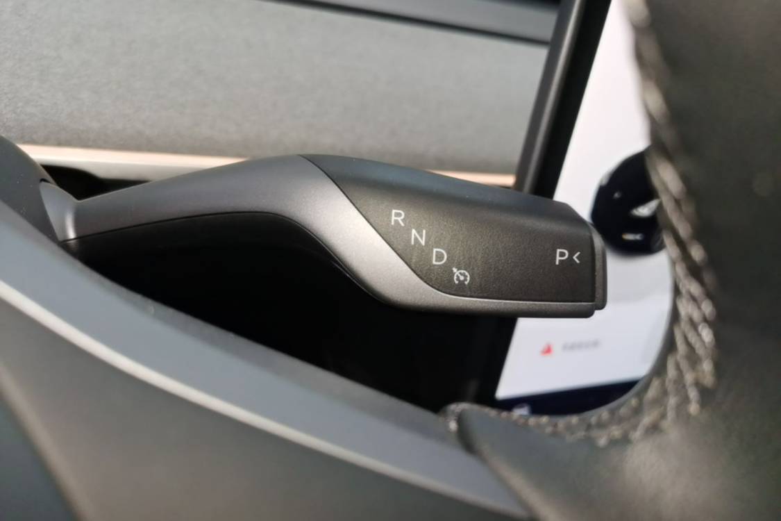 Tesla Model Y 2024 #20 Tesla Model Y 2024 car image #20