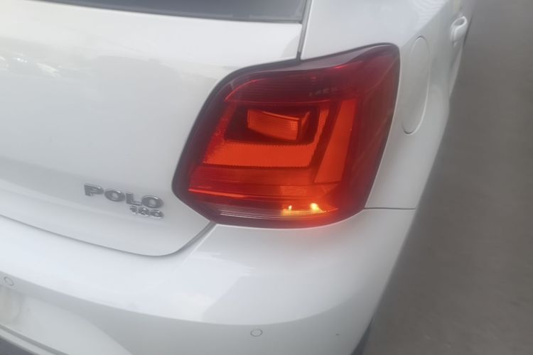 Volkswagen Polo 2016 car image #8