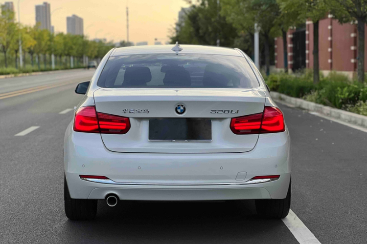 BMW 3 Series 2015 #7 BMW 3 Series 2015 immagine di auto #7