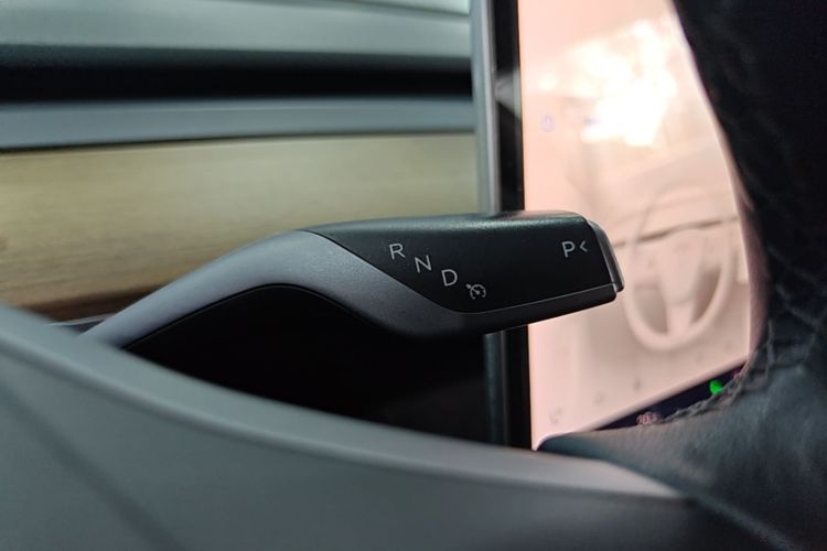 Tesla Model 3 2022 car image #14