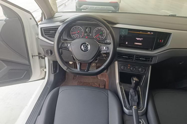 Volkswagen Polo 2021 car image #11