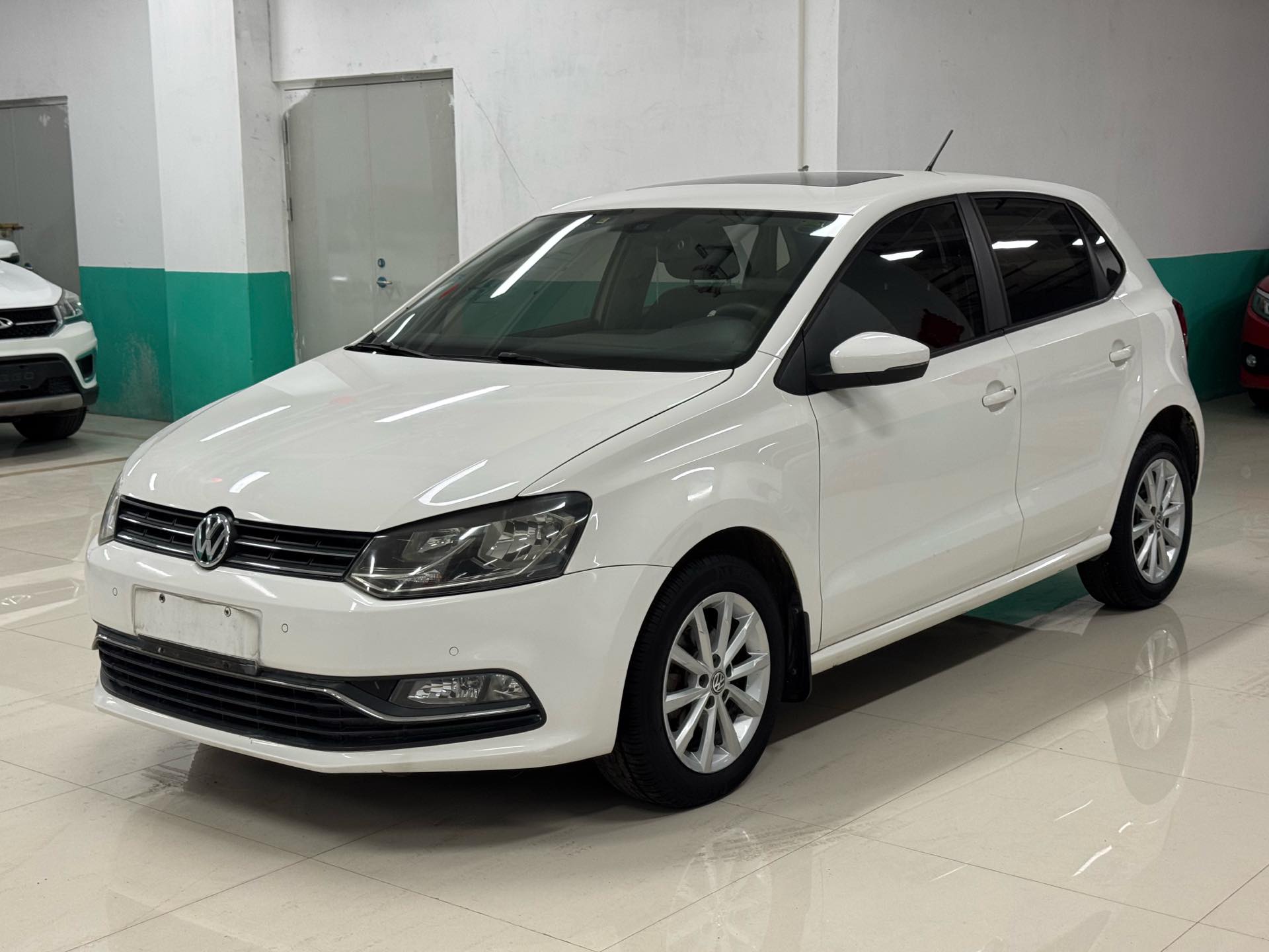 Volkswagen Polo 2014 Volkswagen Polo 2014 car image