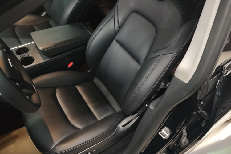Tesla Model Y 2021 #19 Tesla Model Y 2021 car image #19