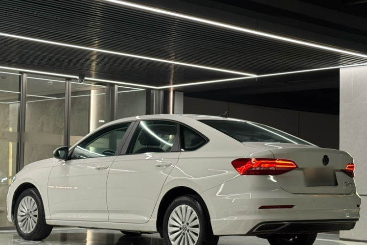 Volkswagen Lavida 2021 car image #6