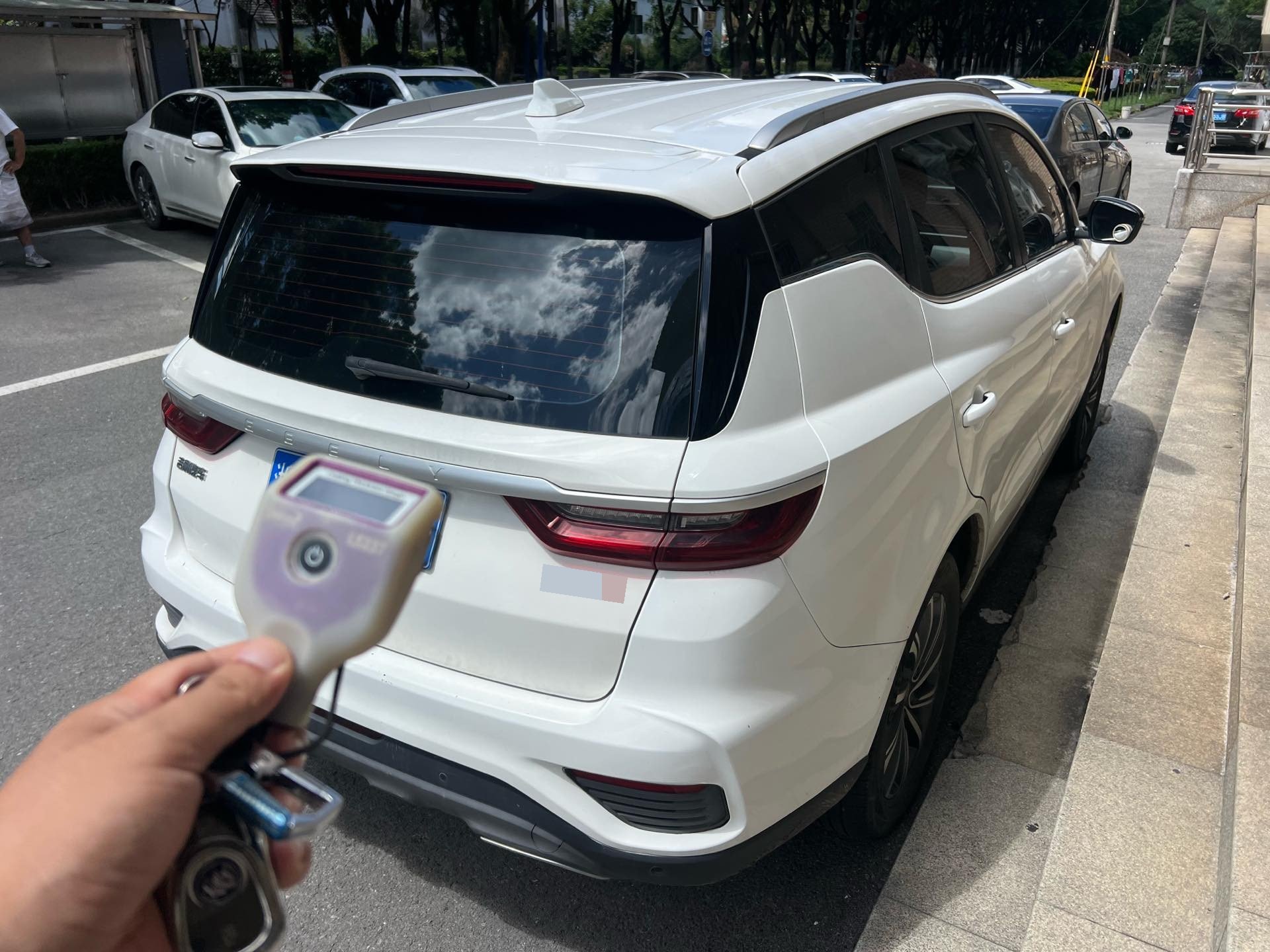 GEELY Vision X6 2020 car image #5