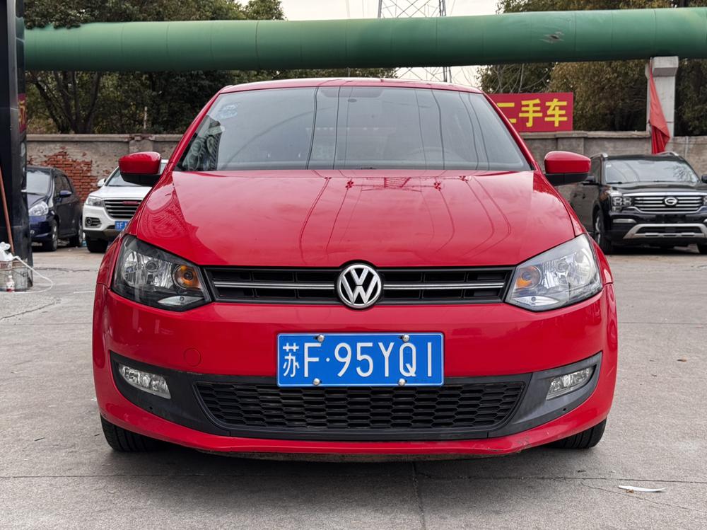 Volkswagen Polo 2012 car image #2
