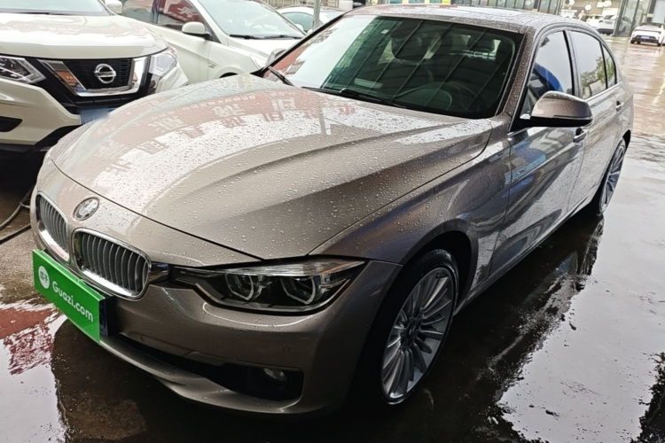 BMW 3 Series 2018 immagine di auto #2