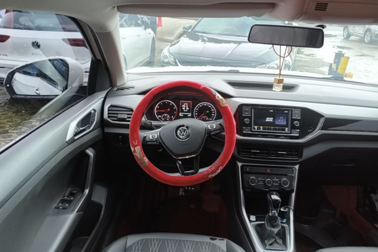 Volkswagen T-Cross 2020 #11 Volkswagen T-Cross 2020 صورة سيارة #11