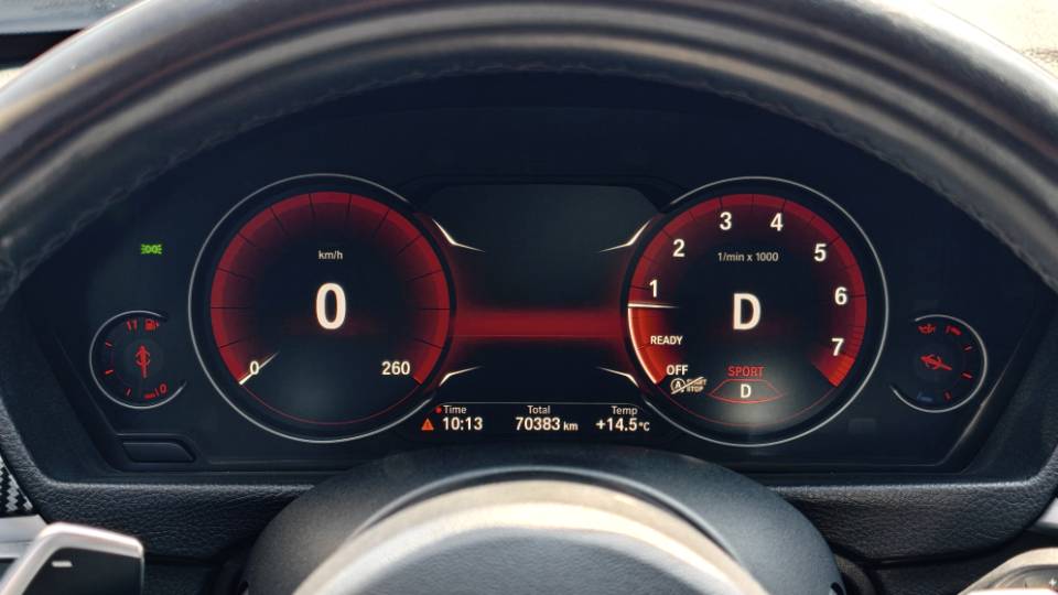 BMW 3 Series 2018 car image #9