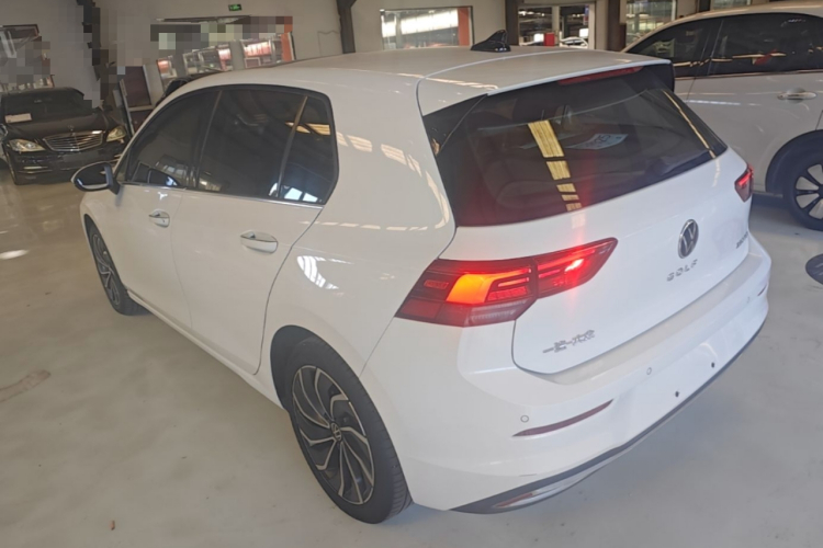 Volkswagen Golf 2021 изображение автомобиля #5