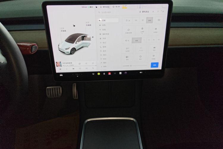 Tesla Model Y 2021 #17 Tesla Model Y 2021 car image #17