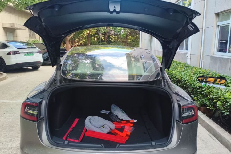 Tesla Model 3 2023 car image #21