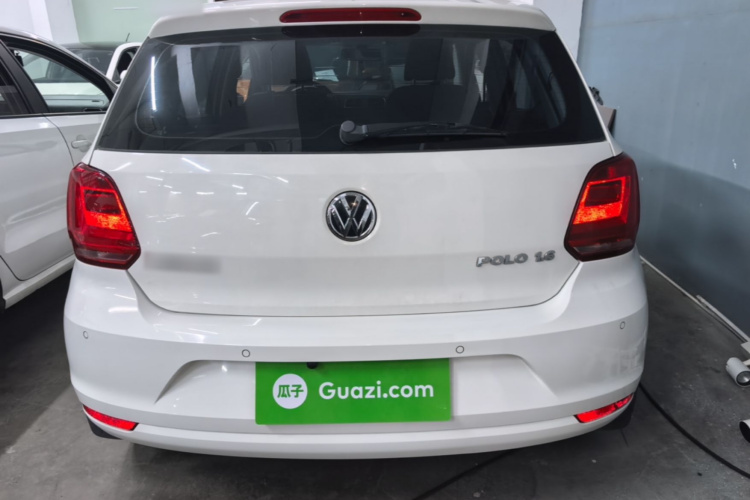 Volkswagen Polo 2015 car image #6