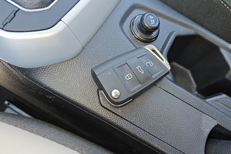 Volkswagen Polo 2022 car image #15
