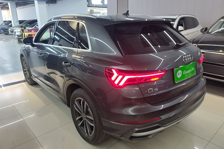 Audi Q3 2021 car image #5