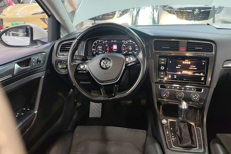Volkswagen Golf 2019 #11 Volkswagen Golf 2019 car image #11
