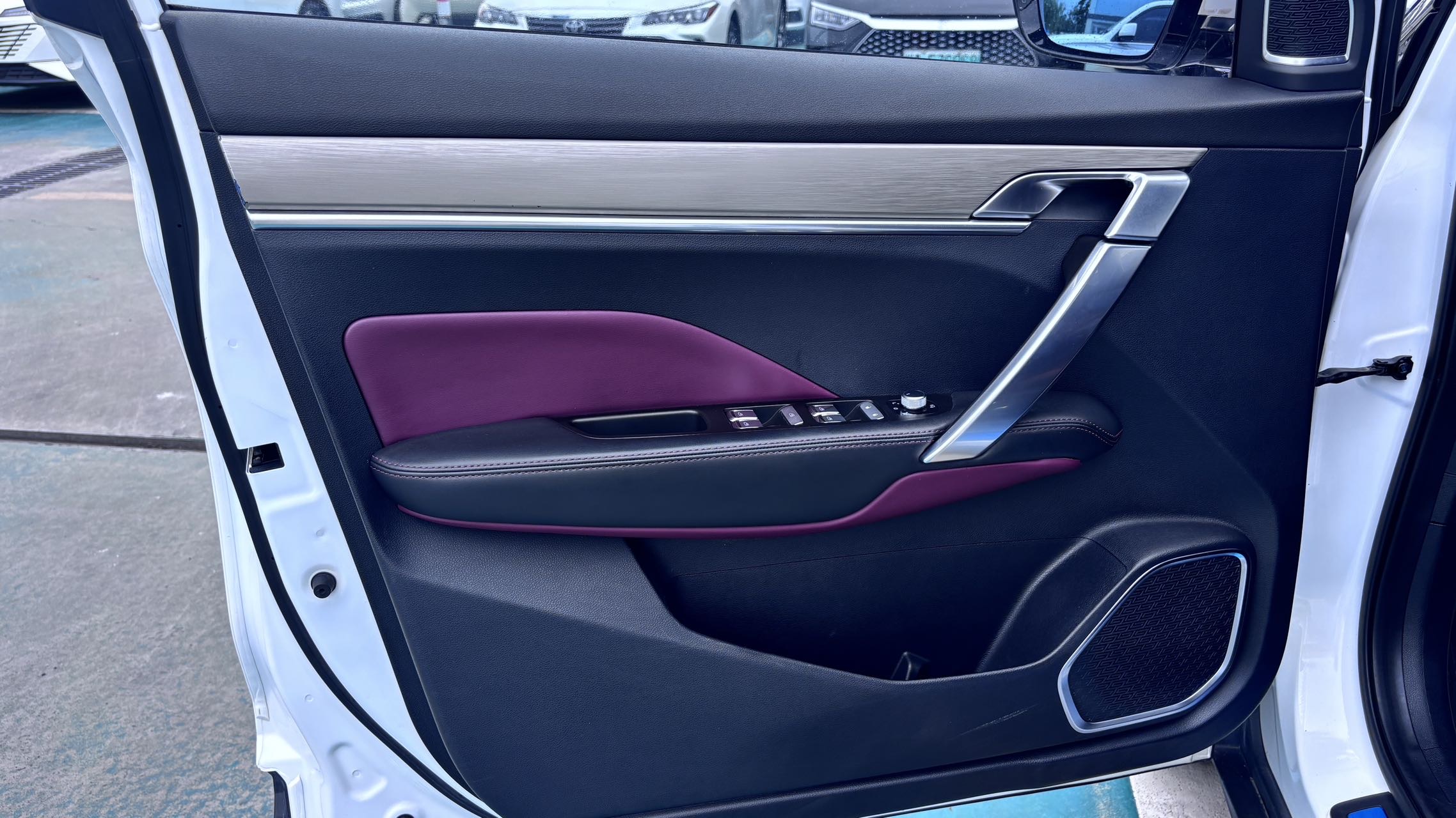 GEELY Coolray 2019 car image #11