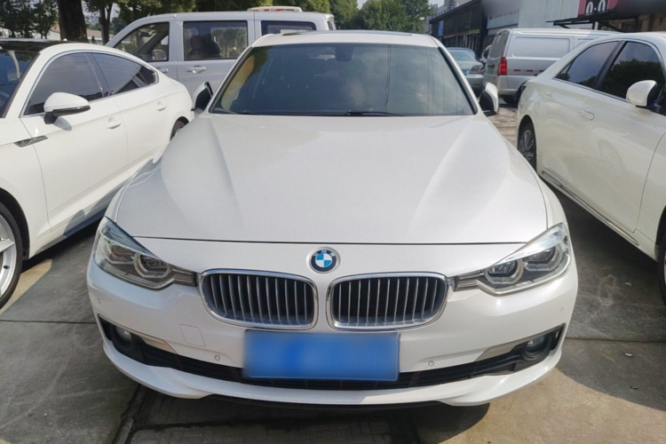 BMW 3 Series 2018 #3 BMW 3 Series 2018 car image #3