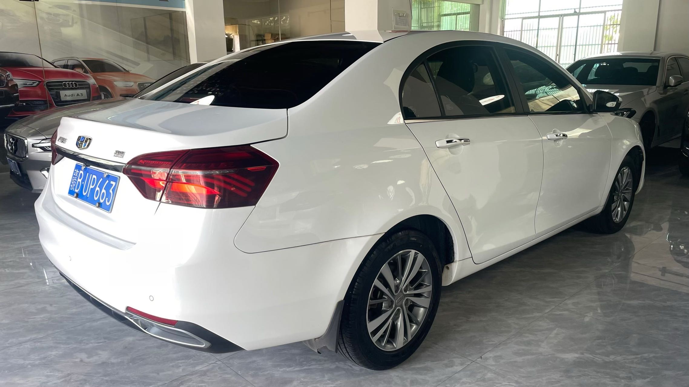 GEELY Emgrand 2019 #6 GEELY Emgrand 2019 car image #6