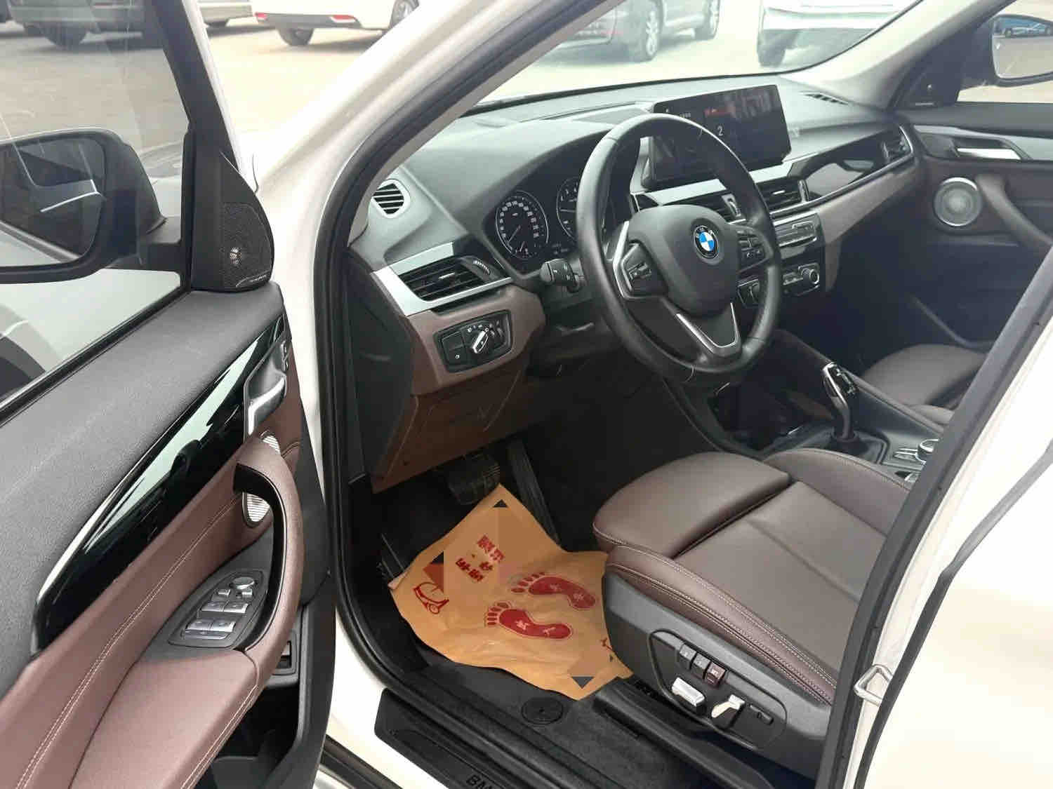 BMW X1 2023 car image #2
