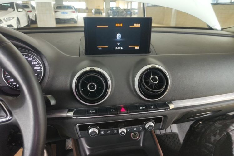 Audi A3 2016 car image #13