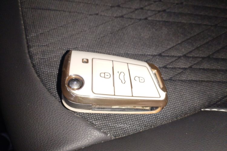 Volkswagen T-Cross 2021 immagine di auto #14