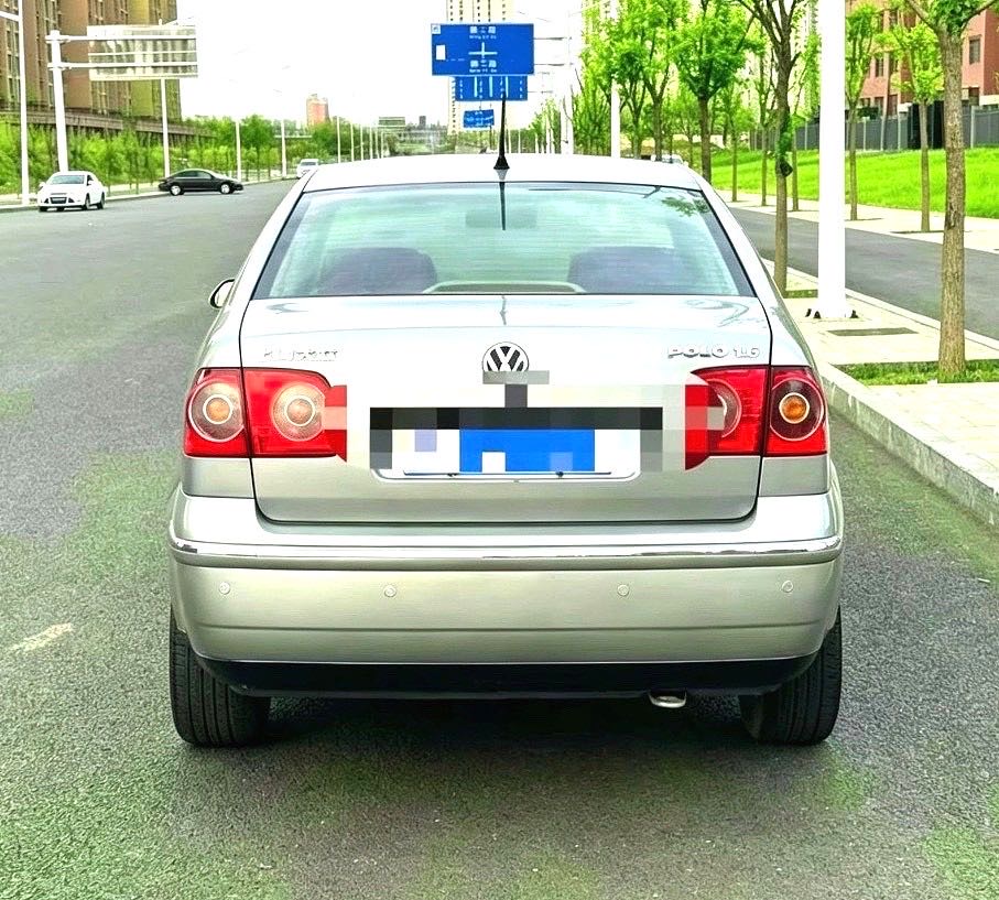 Volkswagen Polo 2010 car image #8
