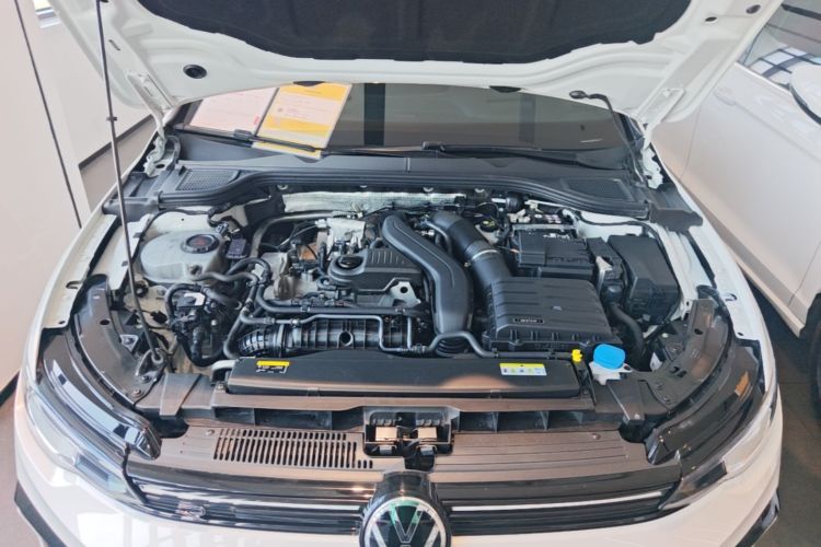 Volkswagen Golf 2024 imagen de coche #22