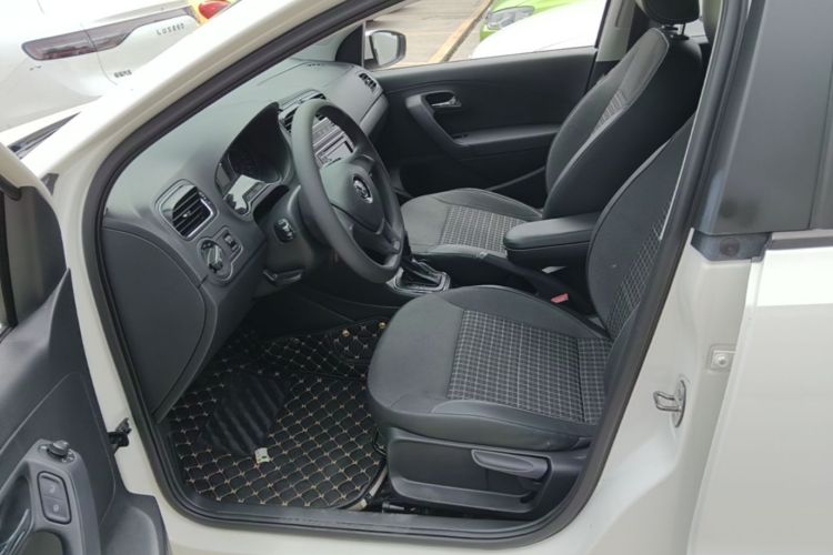 Volkswagen Polo 2014 #19 Volkswagen Polo 2014 car image #19