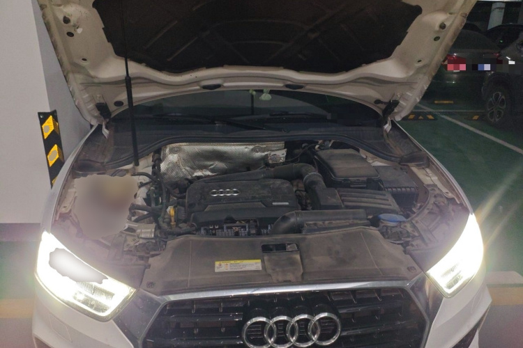 Audi Q3 2018 car image #18
