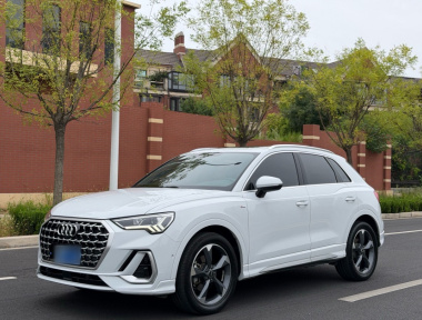 Audi Q3 2024 car image 