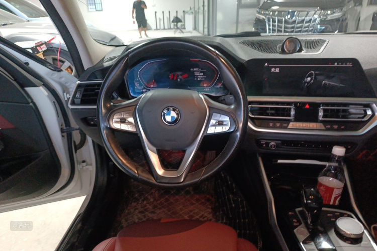 BMW 3 Series 2021 car image #12