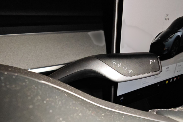 Tesla Model Y 2024 #18 Tesla Model Y 2024 car image #18