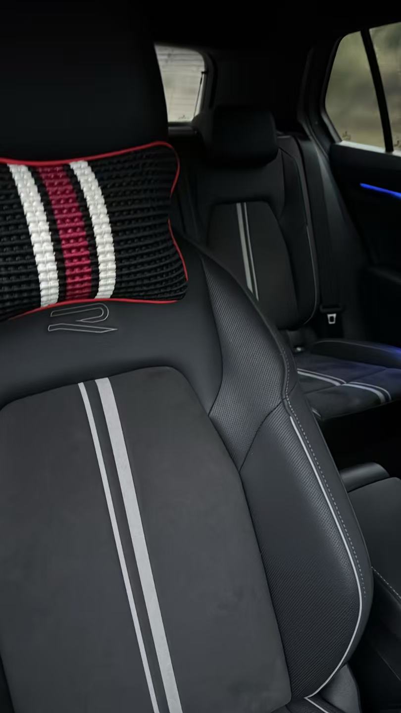 Volkswagen Golf 2021 car image #3