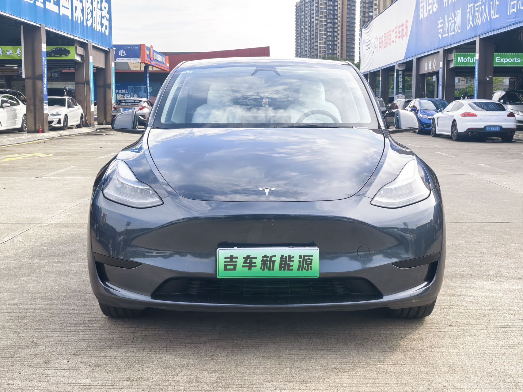 Tesla Model Y 2024 #2 Tesla Model Y 2024 car image #2