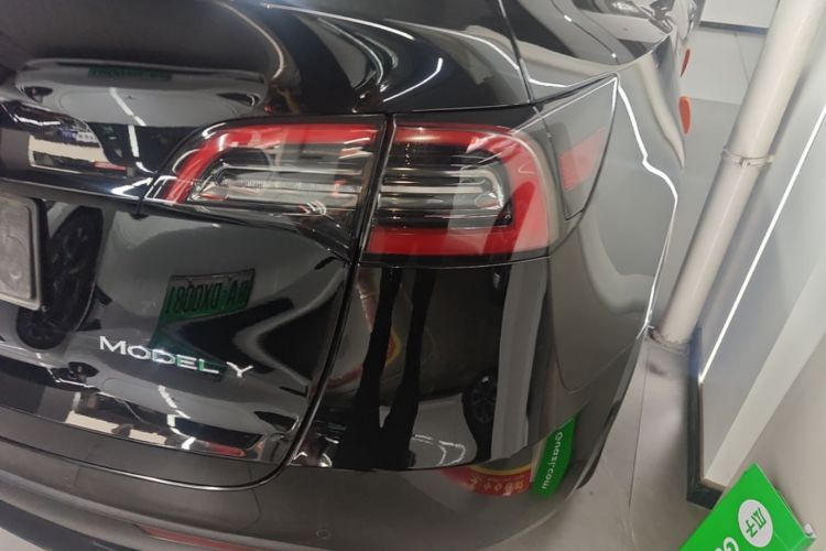 Tesla Model Y 2023 #8 Tesla Model Y 2023 car image #8