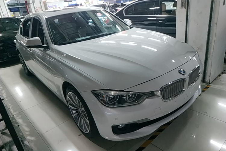 BMW 3 Series 2019 #6 BMW 3 Series 2019 car image #6