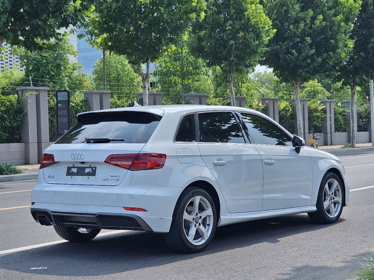 Audi A3 2018 car image #4