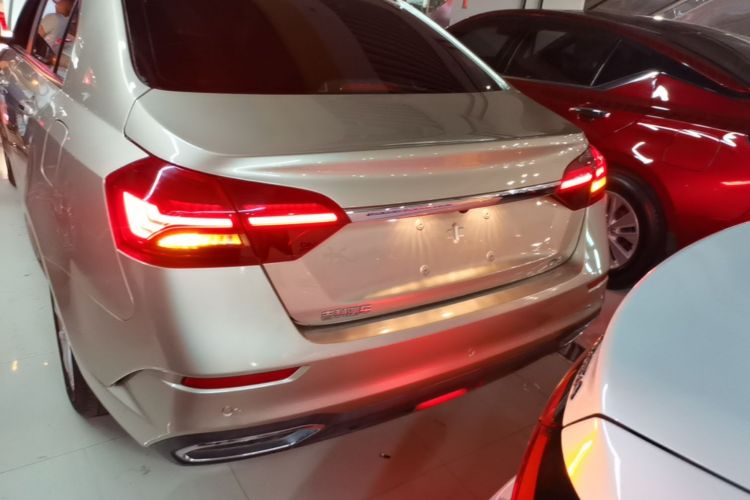 GEELY Emgrand 2021 image de voiture #6