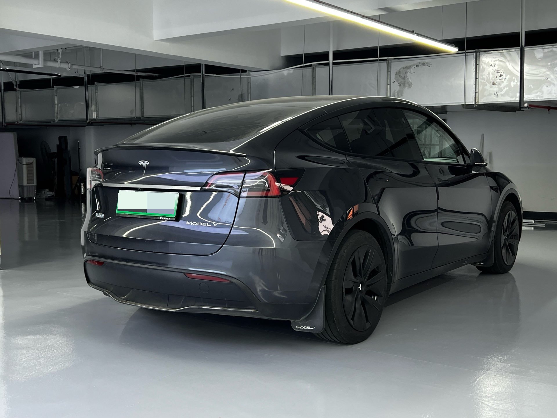 Tesla Model Y 2024 #10 Tesla Model Y 2024 صورة سيارة #10