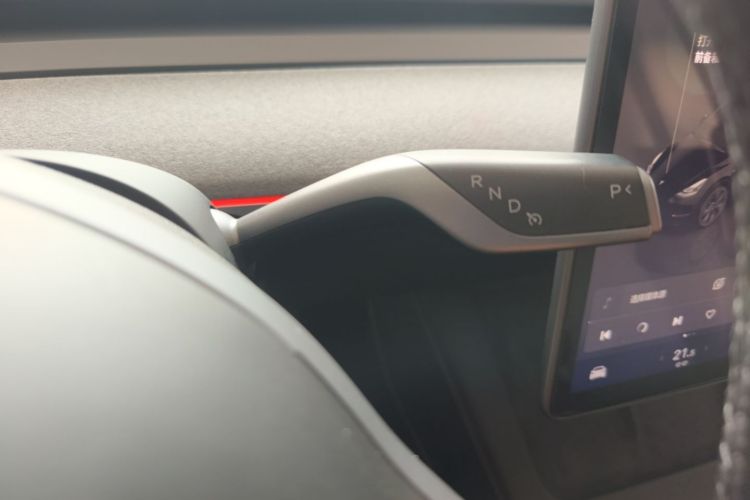 Tesla Model Y 2024 #14 Tesla Model Y 2024 car image #14